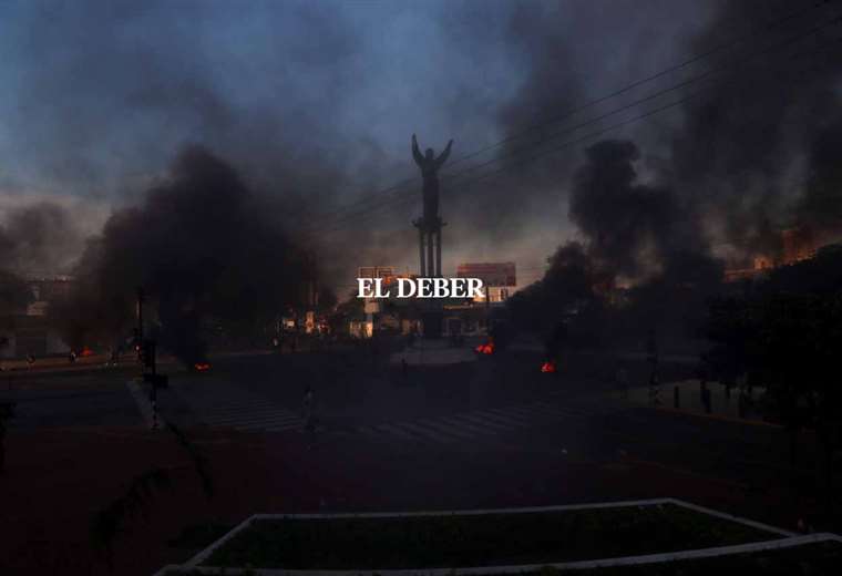 Día de Furia; gases, petardos y fuego convierten al monumento del Cristo en un escenario de violencia