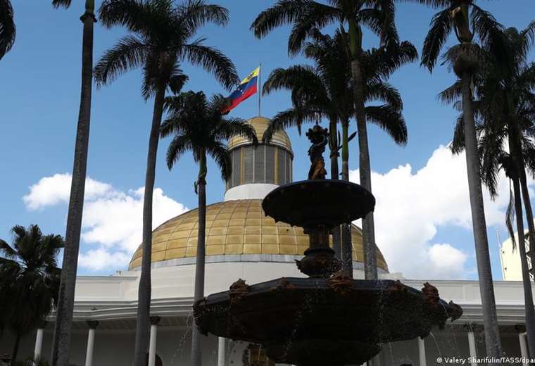 Ordenan captura del expresidente del Parlamento de Venezuela