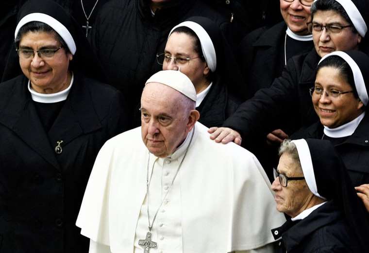 Título:Papa Francisco abre la puerta a los votos de las Mujeres en el Sínodo