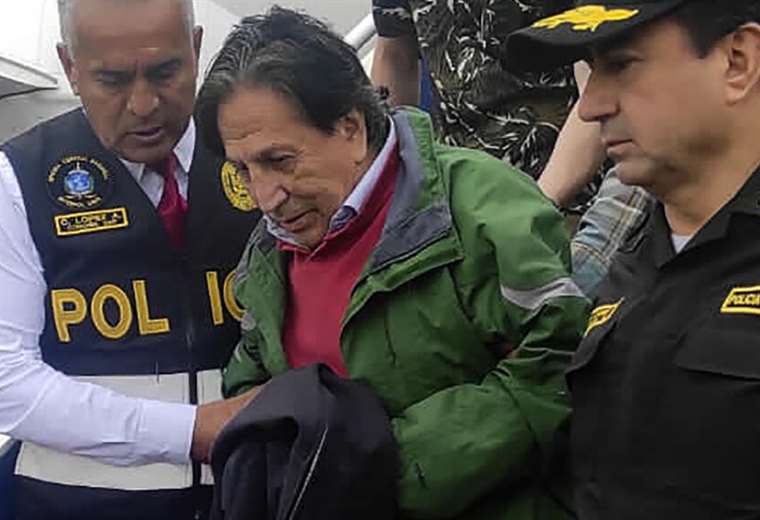 Alejandro Toledo llega a Perú para cumplir 18 meses de prisión preventiva