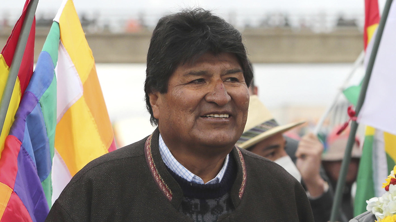 Evo Morales sugiere mejorar la Constitución Boliviana