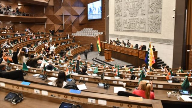 Diputada propone audiencias reservadas para recibir denuncias de pederastia de la Iglesia Católica