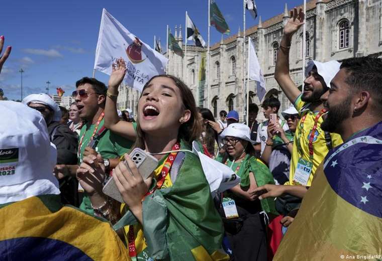 El papa Francisco inicia el viaje hacia Lisboa para participar en la Jornada Mundial de la Juventud