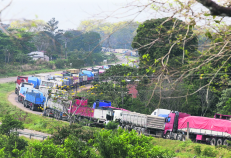 Fin de Bloqueo en Ruta Santa Cruz – Cochabamba por las Exigencias de la ABC