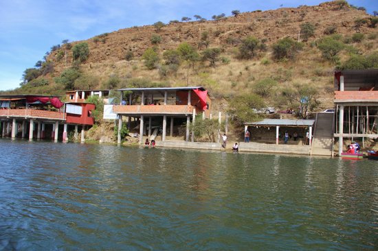 SEDES Tarija refuerza controles sanitarios en locales de venta de comida en lago San Jacinto