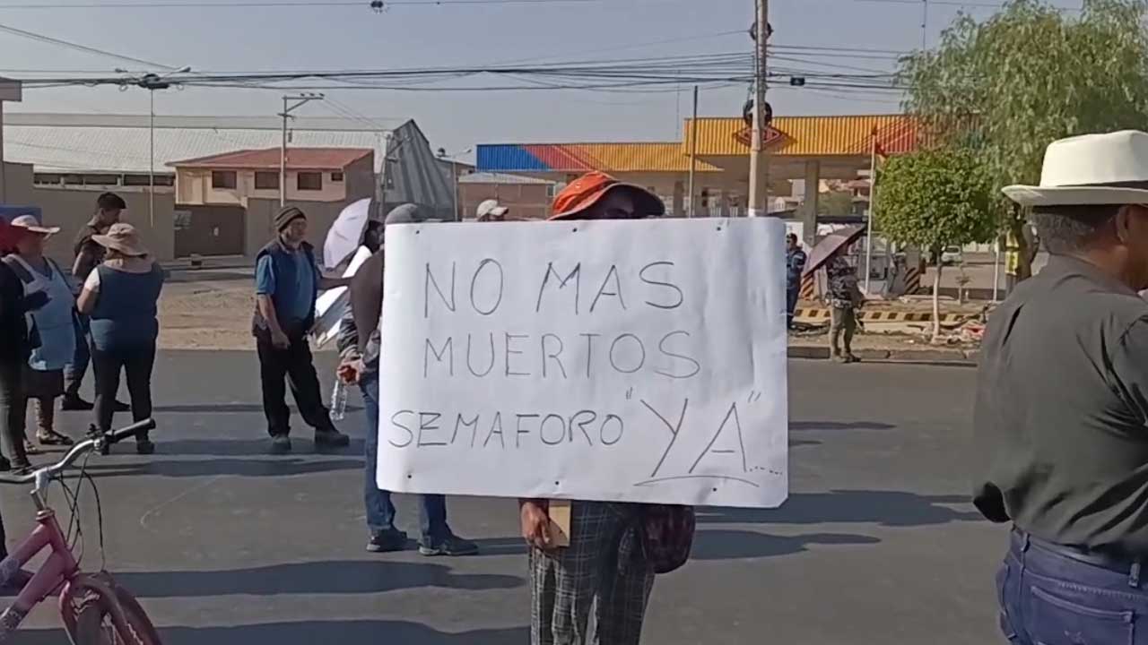 Vecinos de Blanco Galindo bloquearon la carretera en exigencia de seguridad