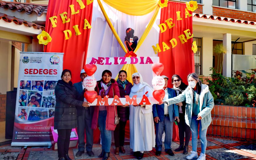 Primera dama de Tarija visita Hogar de Ancianos en celebración del Día de la Madre