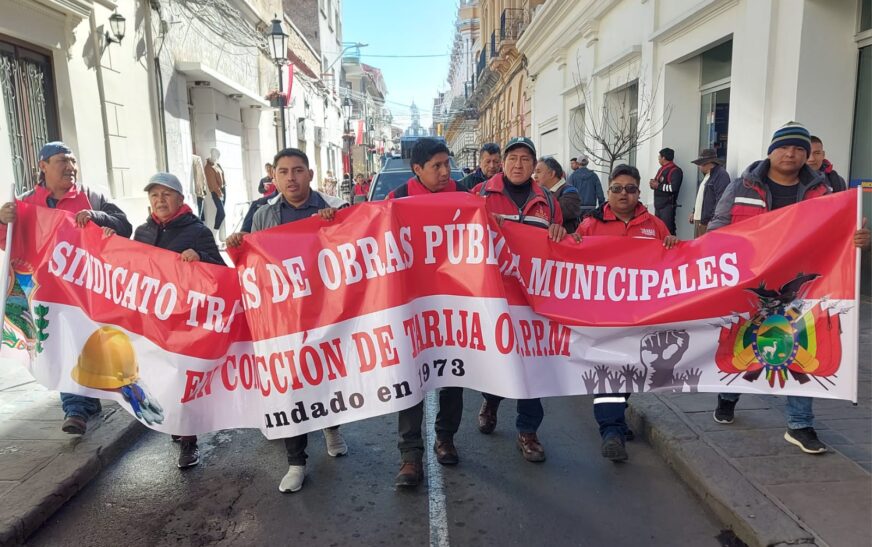 Trabajadores municipales protestan por acoso laboral y estabilidad