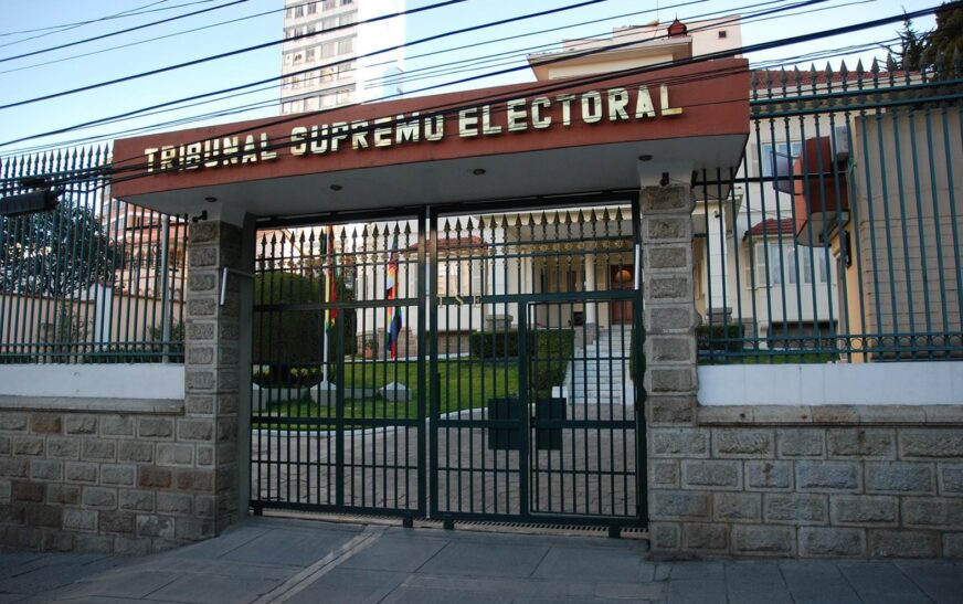 Demandarán al TSE si no reconoce a presidente del MAS