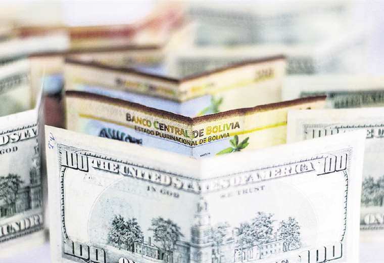 ASFI detecta a persona con 10.000 tarjetas de débito para operaciones en el exterior