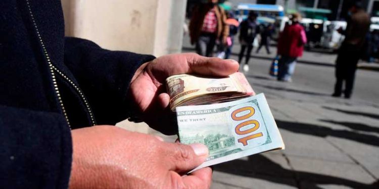 Crítica a la Crisis Económica en Tarija: Roberto León Atribuye la Culpa a la Gestión Anterior y Llama a la Acción