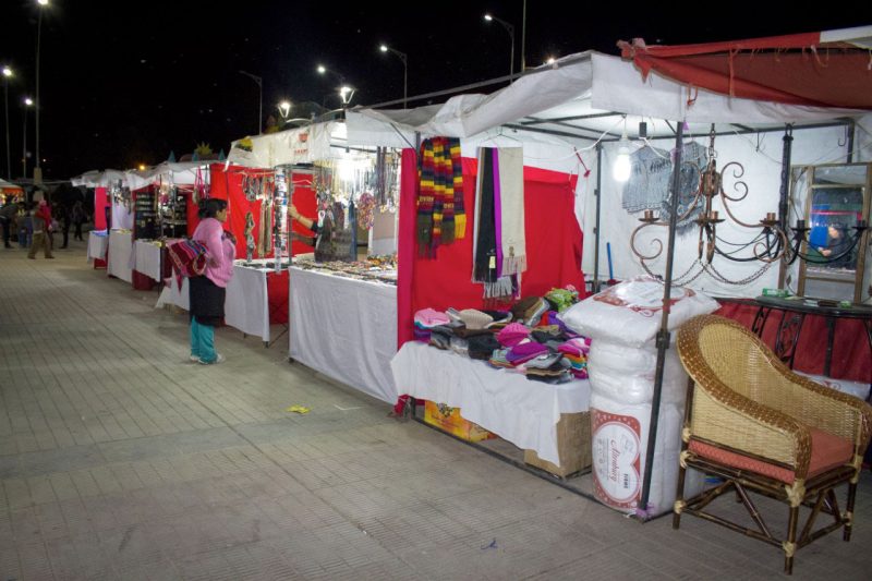 Comerciantes de Villa Fátima Mantienen Feria Navideña en la Calle, Piden al Alcalde Reconsiderar Reubicación