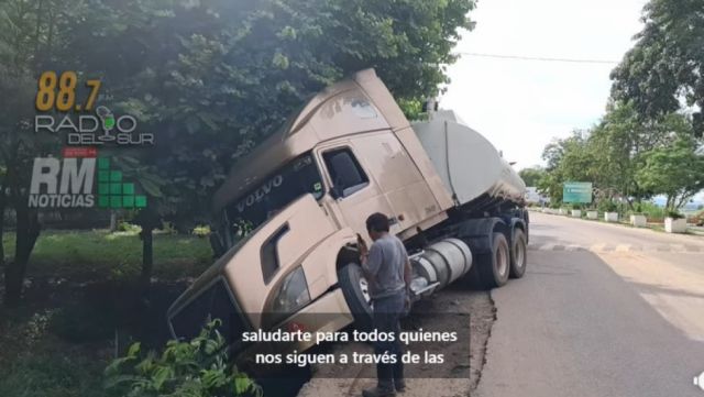 Camión cisterna se encuneta en parque Los Chaguancos sin heridos: autoridades investigan