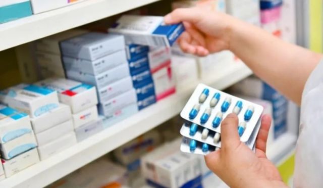 Licitaciones de medicinas esenciales fracasan por dólar paralelo y precios oficiales