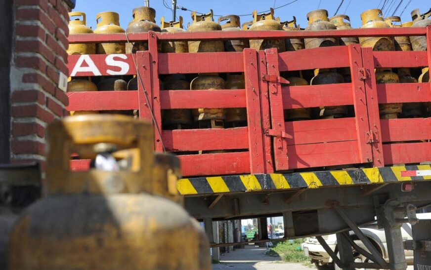 Paro de transporte de GLP agrava disputa: Afecta garrafas y gas vehicular