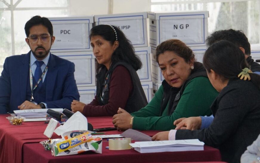 Judicializan elecciones Buscan anular partidos y TSE advierte riesgo