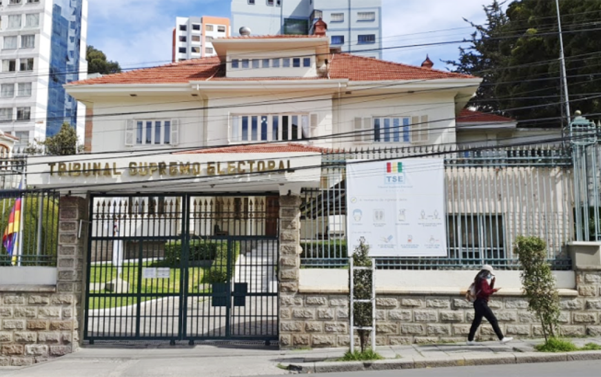 Cumbre política en Santa Cruz genera apoyo y rechazo