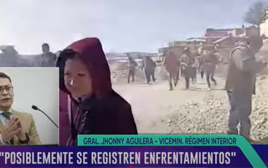 Policía despeja bloqueos en carretera Huanuni-Llallagua