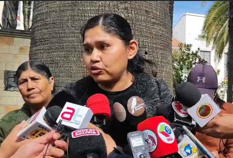 Esposas y Madres de Policías Frenan Traslado en Tarija Por Falta de Seguridad