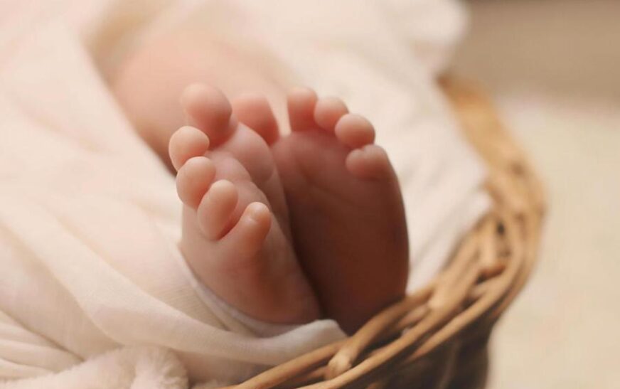 La Paz: Padres detenidos por maltrato severo a mellizos