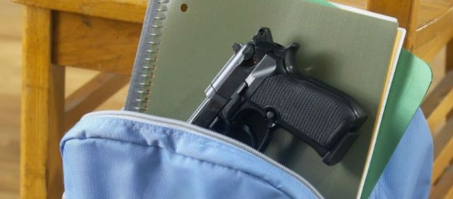 Caraparí: Incautan arma en escuela y activan Plan Mochila Segura