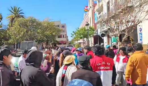 Tarija: Vecinos protestan por incumplimiento municipal en POAs y obras