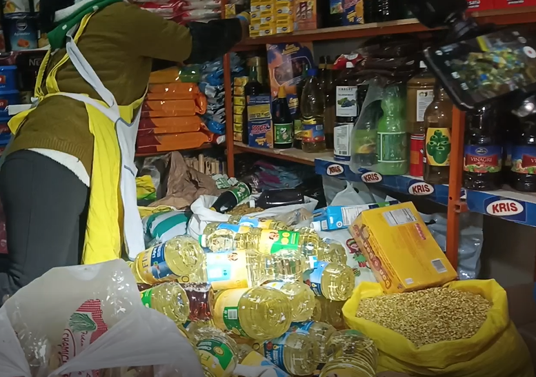 Incautan aceite especulado en mercado de Tarija tras operativo de Defensa al Consumidor