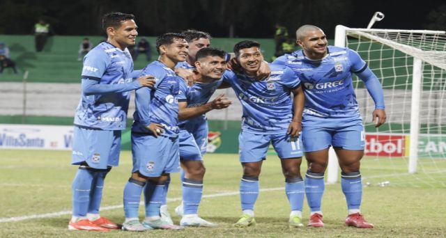 Blooming vence a Wilstermann, asume el liderato y rompe racha invicta con doblete de Garzón