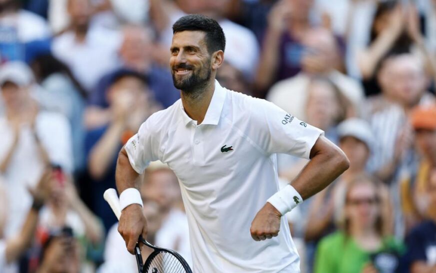 Djokovic a semifinales de Wimbledon tras dura batalla y caída sorpresiva