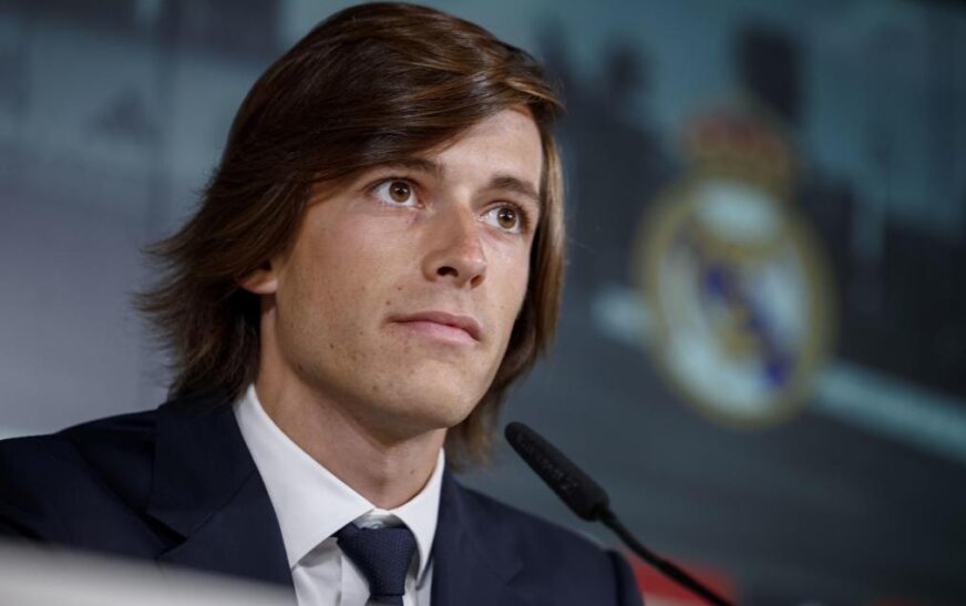 Real Madrid ficha al lateral Álvaro Carreras por seis temporadas