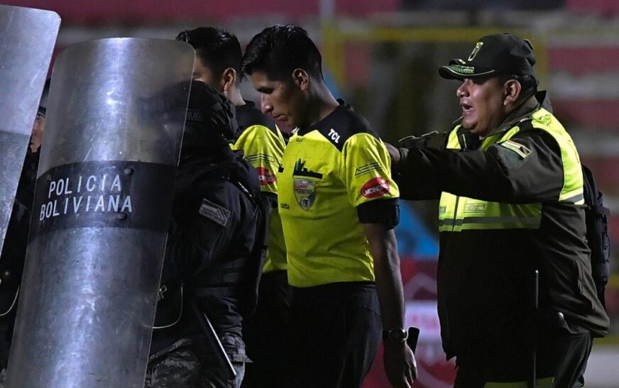 Fútbol Boliviano: Sanciones a árbitros por errores en partidos de la décima jornada