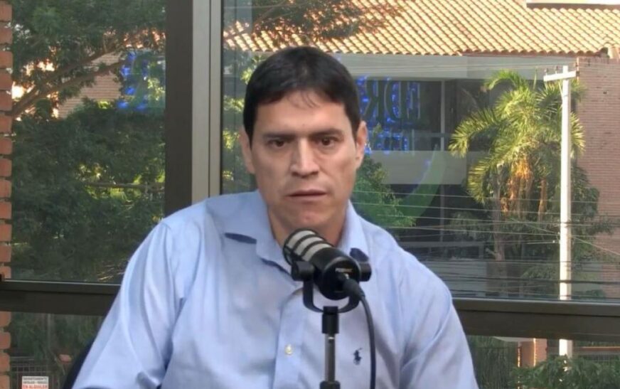 Alcalde de Montero pide prohibir grupos violentos del fútbol tras ataques a equipo y policía herida