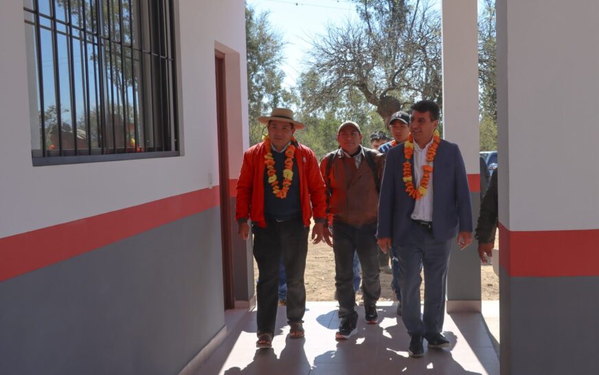 Alcaldía Tarija Inaugura Aulas Equipadas en Obrajes Impulsando Educación Comunitaria