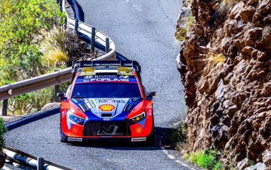 Tänak Lidera el Rally de Finlandia Tras Velocidad Explosiva en Pistas Rápidas