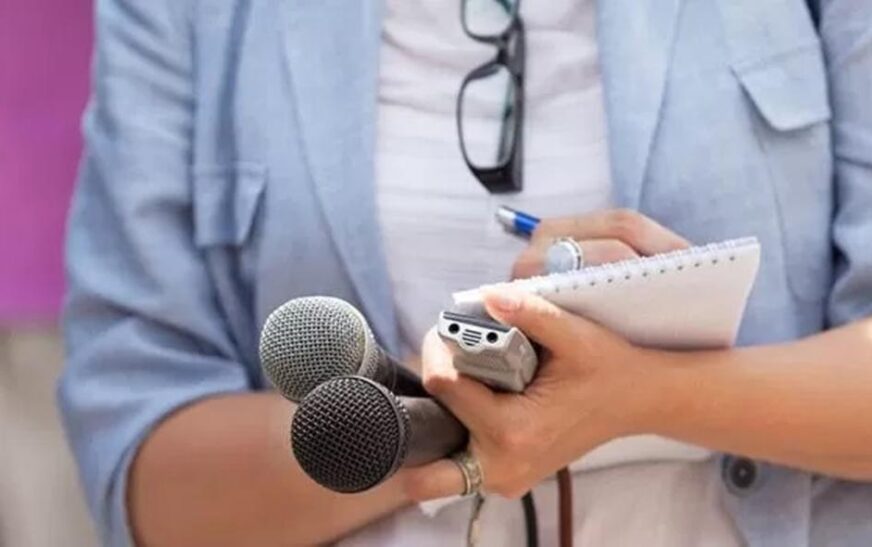 Periodistas mujeres expresan apoyo a Cecilia Bellido luego de entrevista con Ministro de Defensa