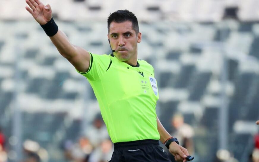 Árbitro chileno Garay dirigirá el crucial encuentro Bolivia Brasil en Villa Ingenio