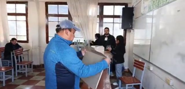 Elecciones Cierre de Mesas Comienza el Conteo de Votos para Definir Resultados