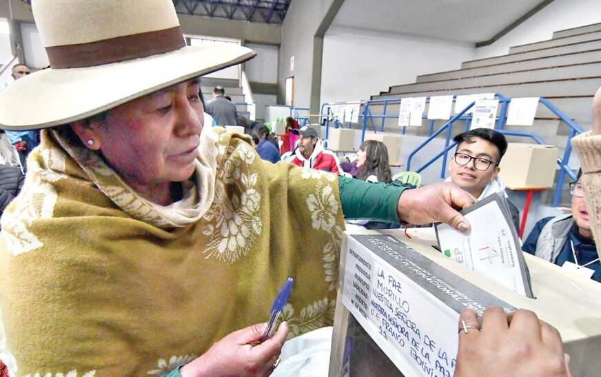 Paz lidera escrutinio en Bolivia con victorias clave en cinco departamentos mientras Quiroga y Doria Medina aseguran triunfos regionales