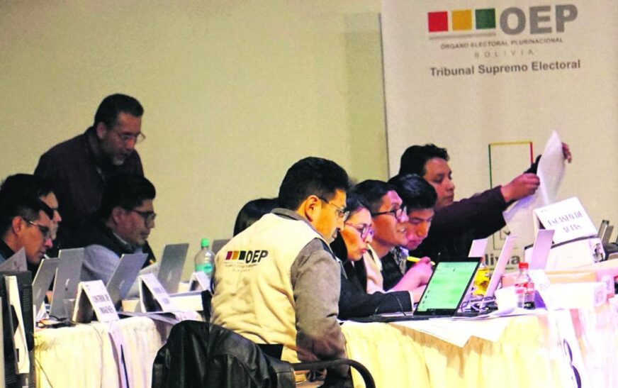 Rodrigo Paz se impone con 30% de votos Oruro cierra escrutinio al 60%