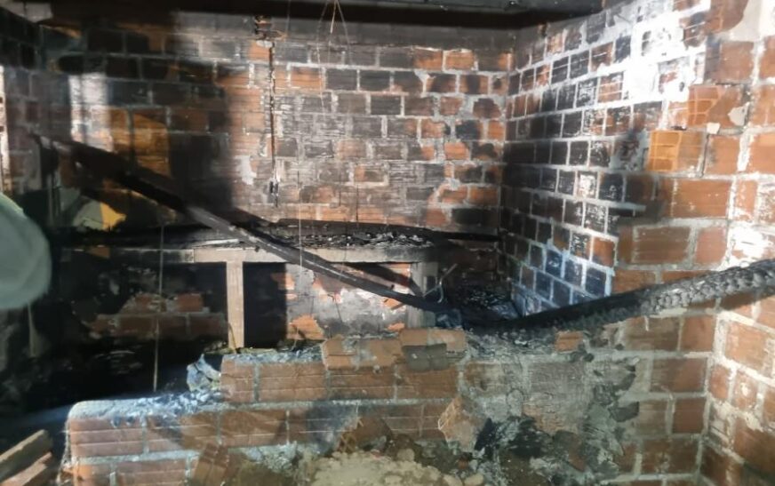 Incendio en El Alto revela fábrica artesanal de droga oculta