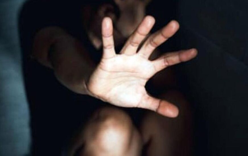 Yapacaní Investiga Grave Acusación de Abuso y Embarazo a Menor por Parte de su Padre