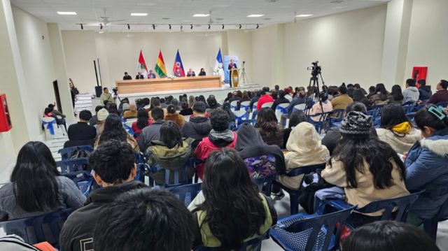 Crisis Universitaria UAJMS Aulas Saturadas Con Cien Estudiantes Por Salón