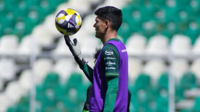 Lampe se Consolida como Portero Titular Superando a Viscarra en la Lucha por la Posición