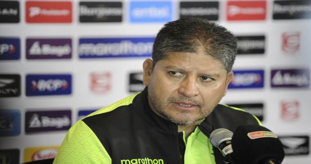 Villegas analiza la derrota: En el segundo tiempo resignamos el partido