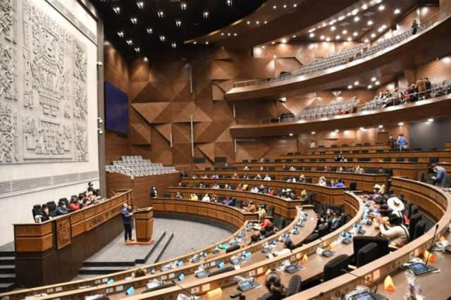 Diferimiento de créditos agrava tensión entre legisladores y entidades bancarias