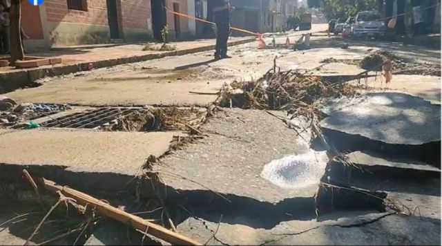 Alcaldía de [Nombre de la Ciudad] Urge Evitar Obstrucción de Bocas Tormenta y Alerta Sobre Conexiones de Drenaje Ilegales