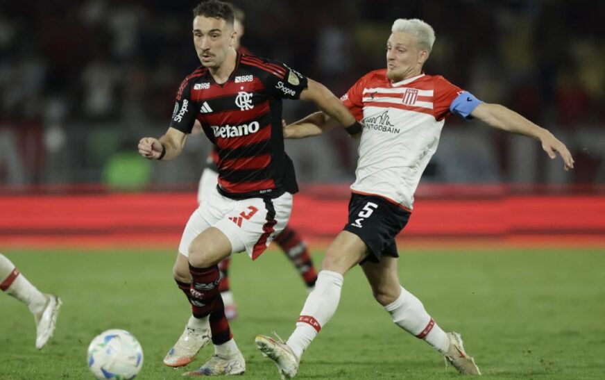 Flamengo golpea primero y toma ventaja ante Estudiantes en emocionante partido