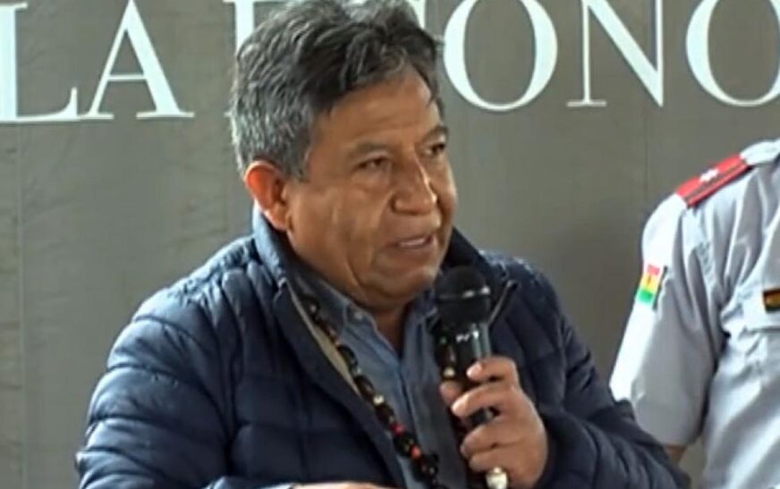 Choquehuanca denuncia millonarios sin trabajo en el país