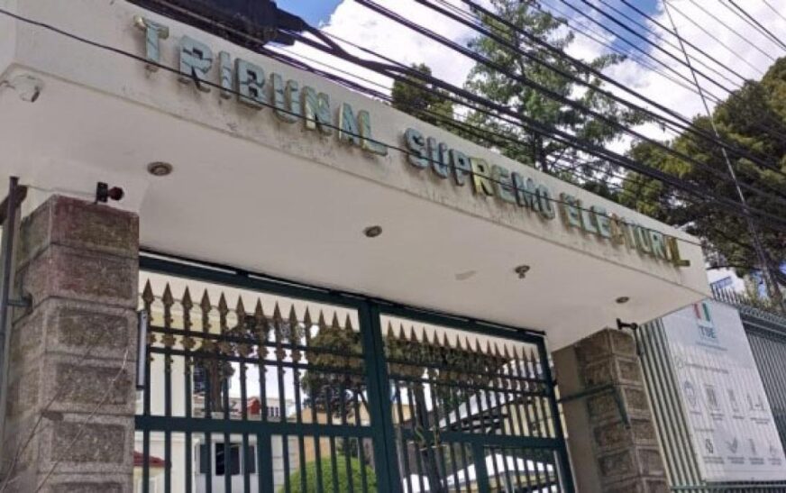 Proyectista Pide Archivar Ley de Suspensión de Vocales Tribunal Supremo Electoral