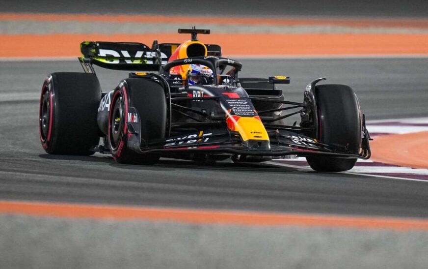 Verstappen domina en Bakú y Sainz logra su primer podio con Williams